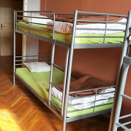 Cinnamon Hostel Вроцлав Екстериор снимка