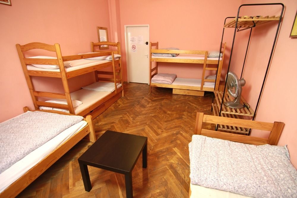 Cinnamon Hostel Вроцлав Екстериор снимка