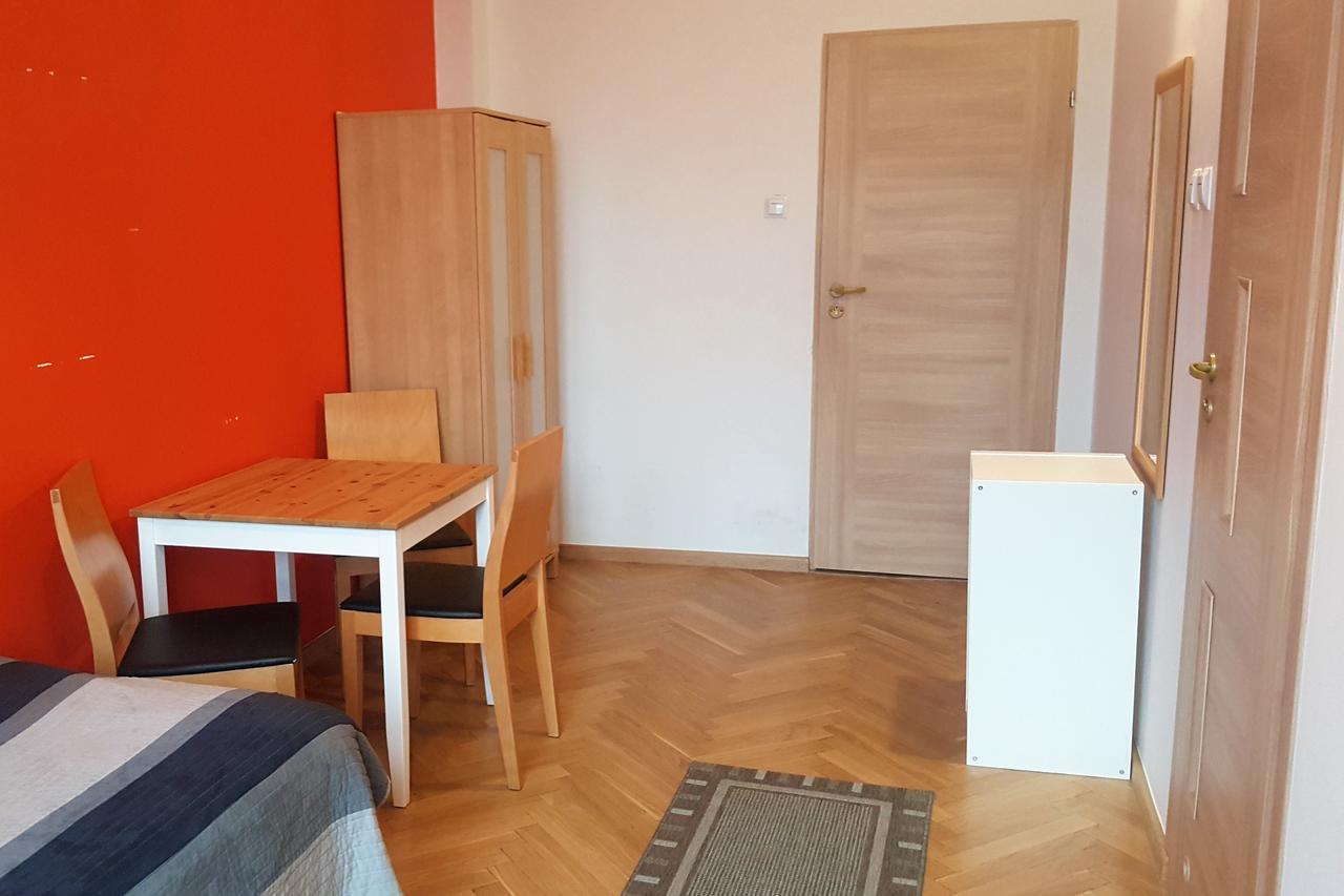 Cinnamon Hostel Вроцлав Екстериор снимка