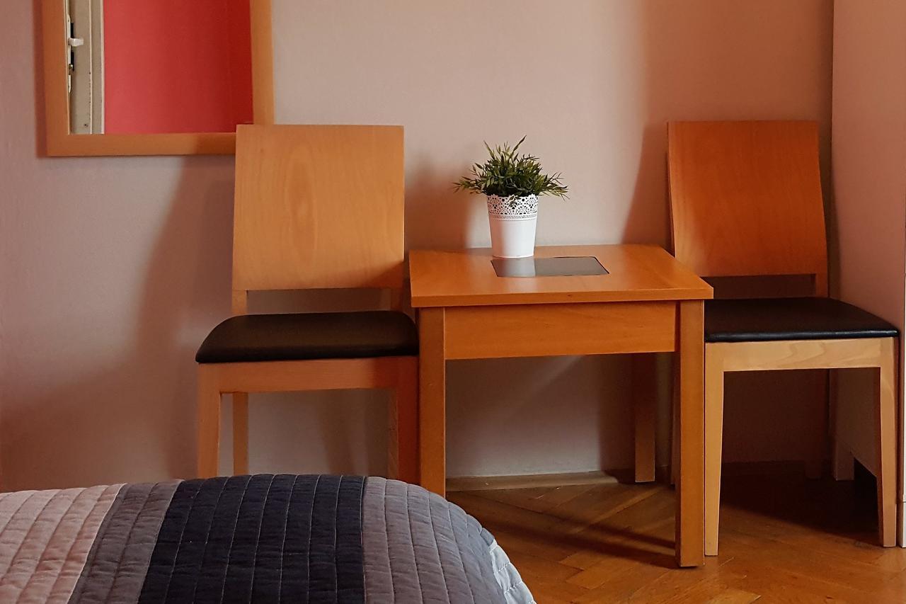 Cinnamon Hostel Вроцлав Екстериор снимка