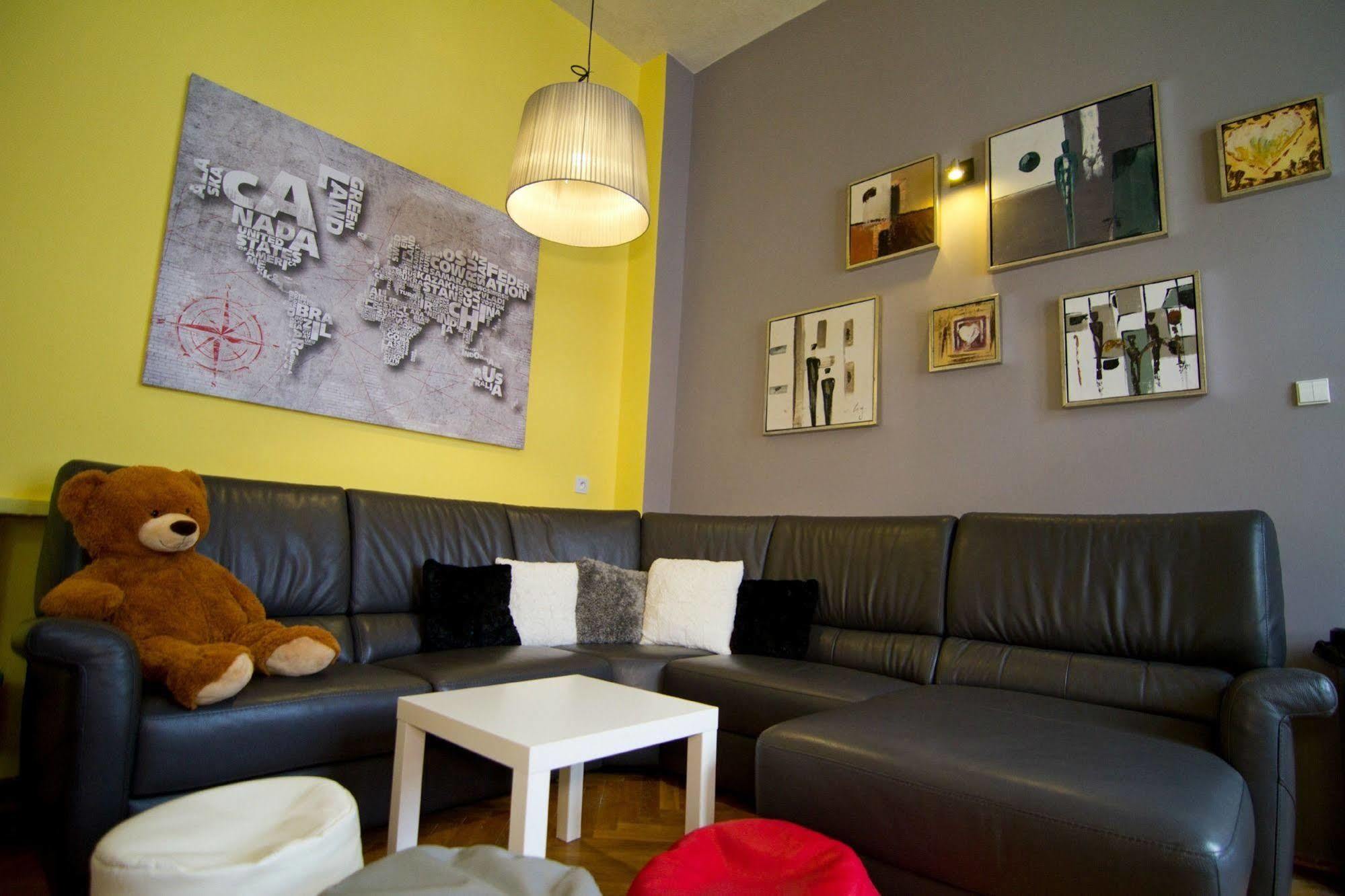 Cinnamon Hostel Вроцлав Екстериор снимка