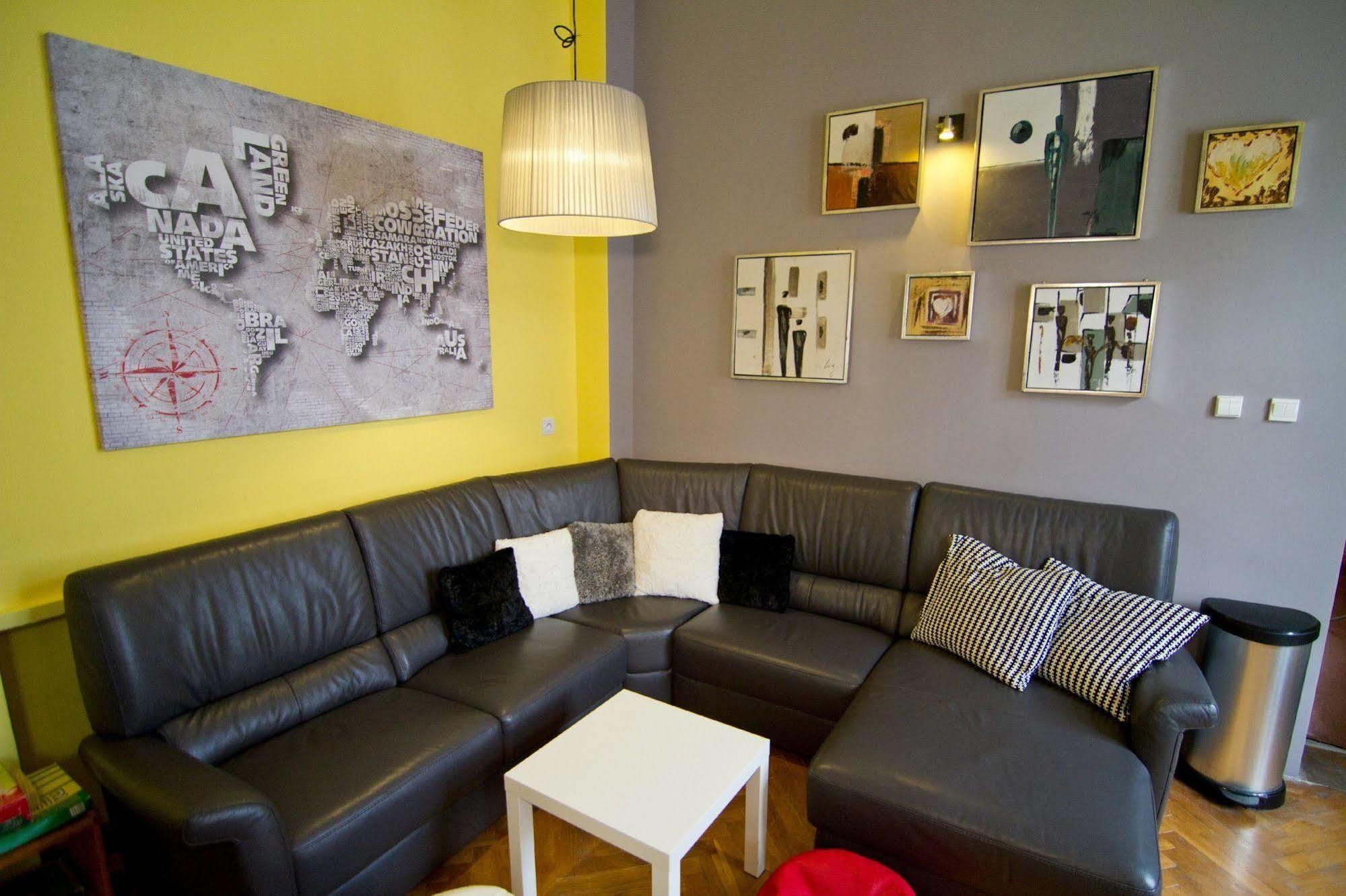 Cinnamon Hostel Вроцлав Екстериор снимка
