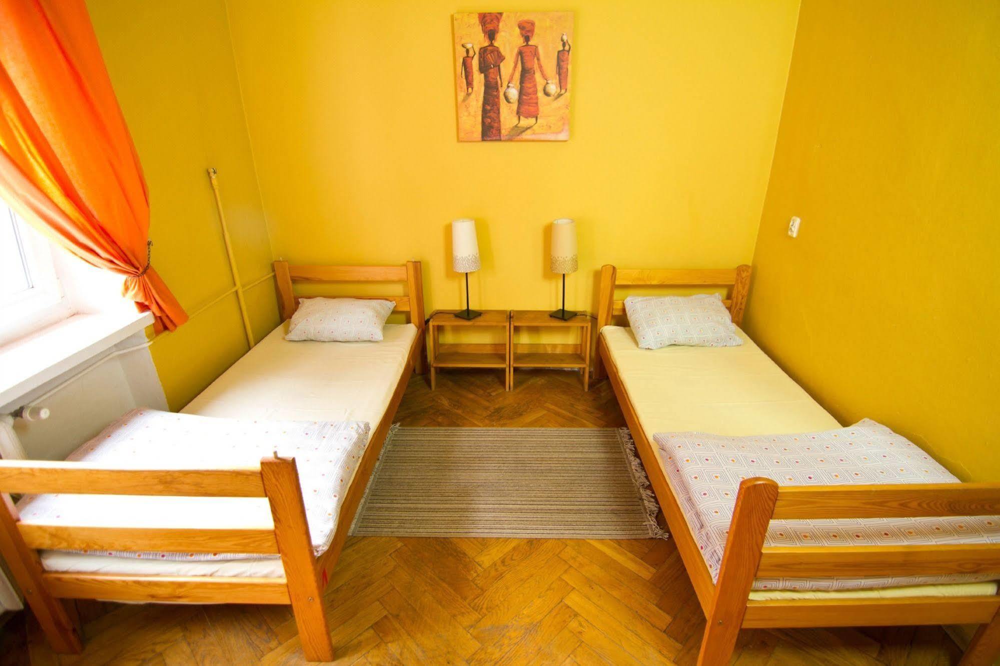 Cinnamon Hostel Вроцлав Екстериор снимка