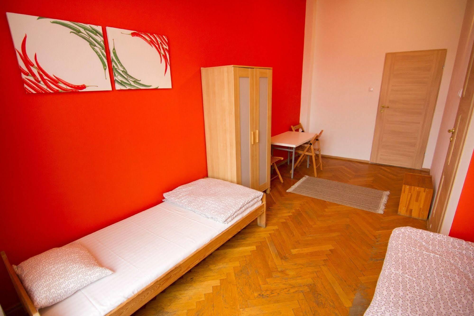Cinnamon Hostel Вроцлав Екстериор снимка