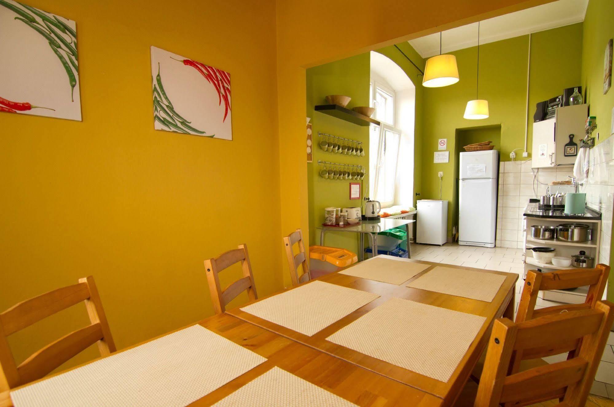 Cinnamon Hostel Вроцлав Екстериор снимка