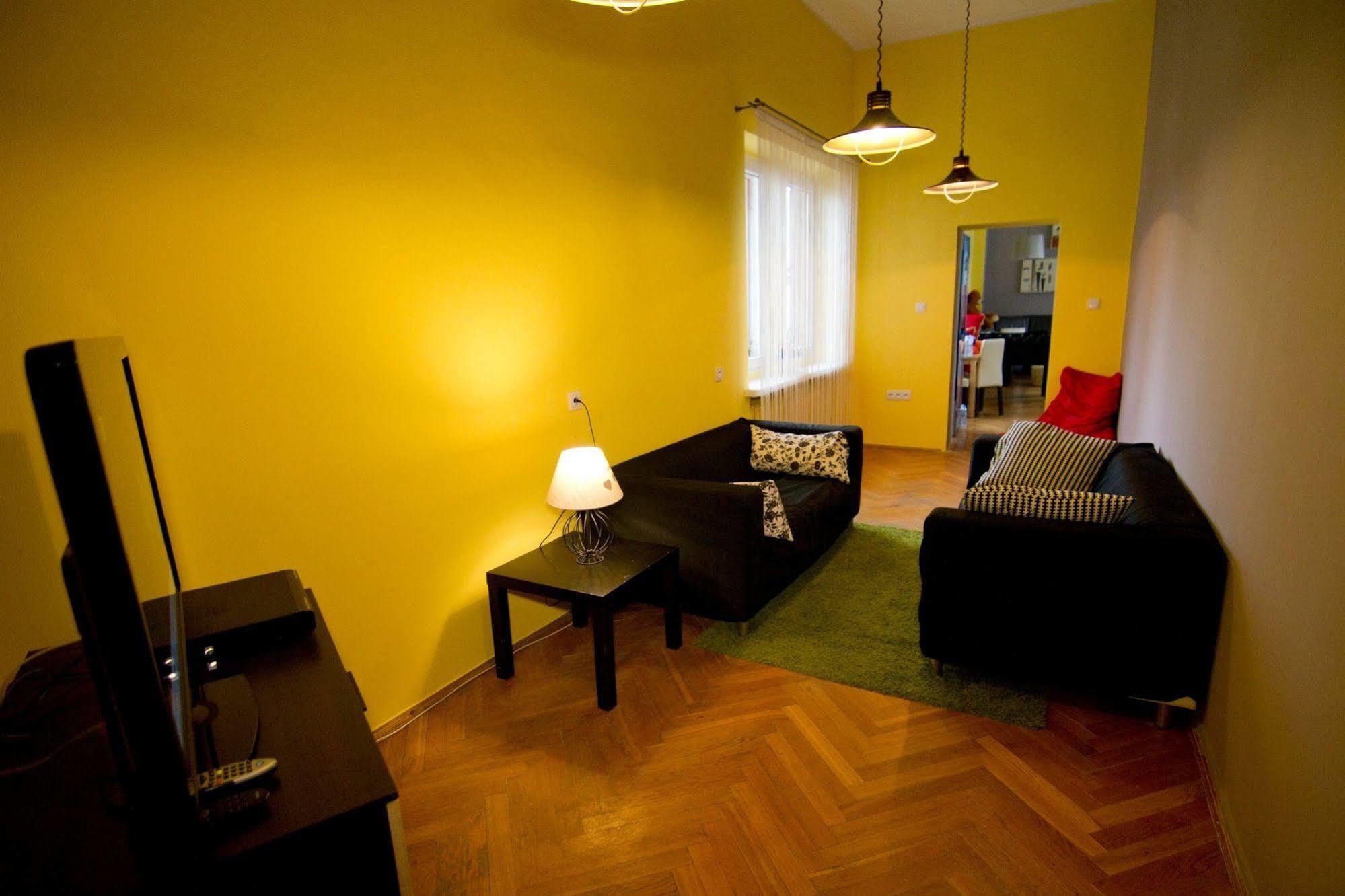Cinnamon Hostel Вроцлав Екстериор снимка