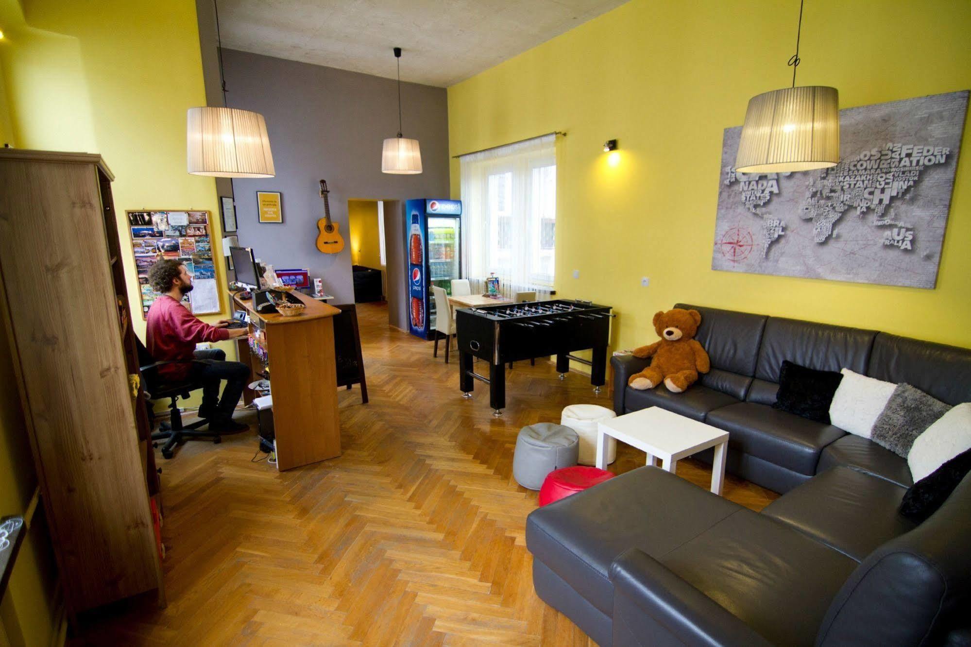 Cinnamon Hostel Вроцлав Екстериор снимка