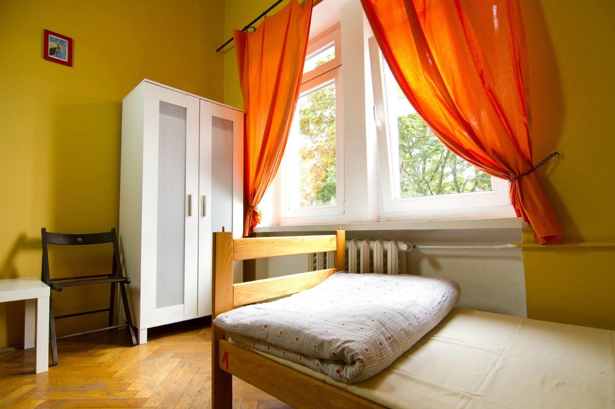 Cinnamon Hostel Вроцлав Екстериор снимка