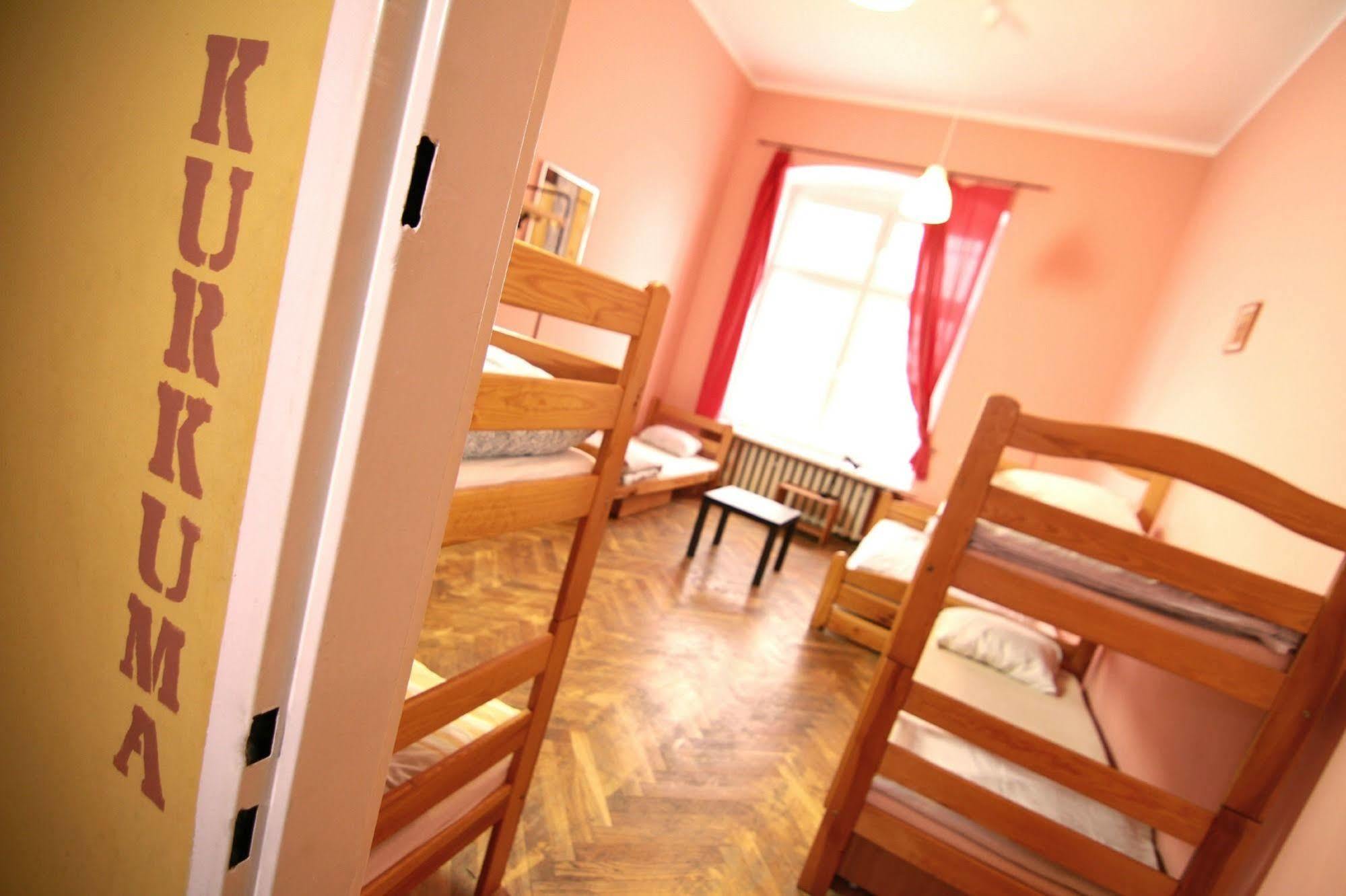 Cinnamon Hostel Вроцлав Екстериор снимка