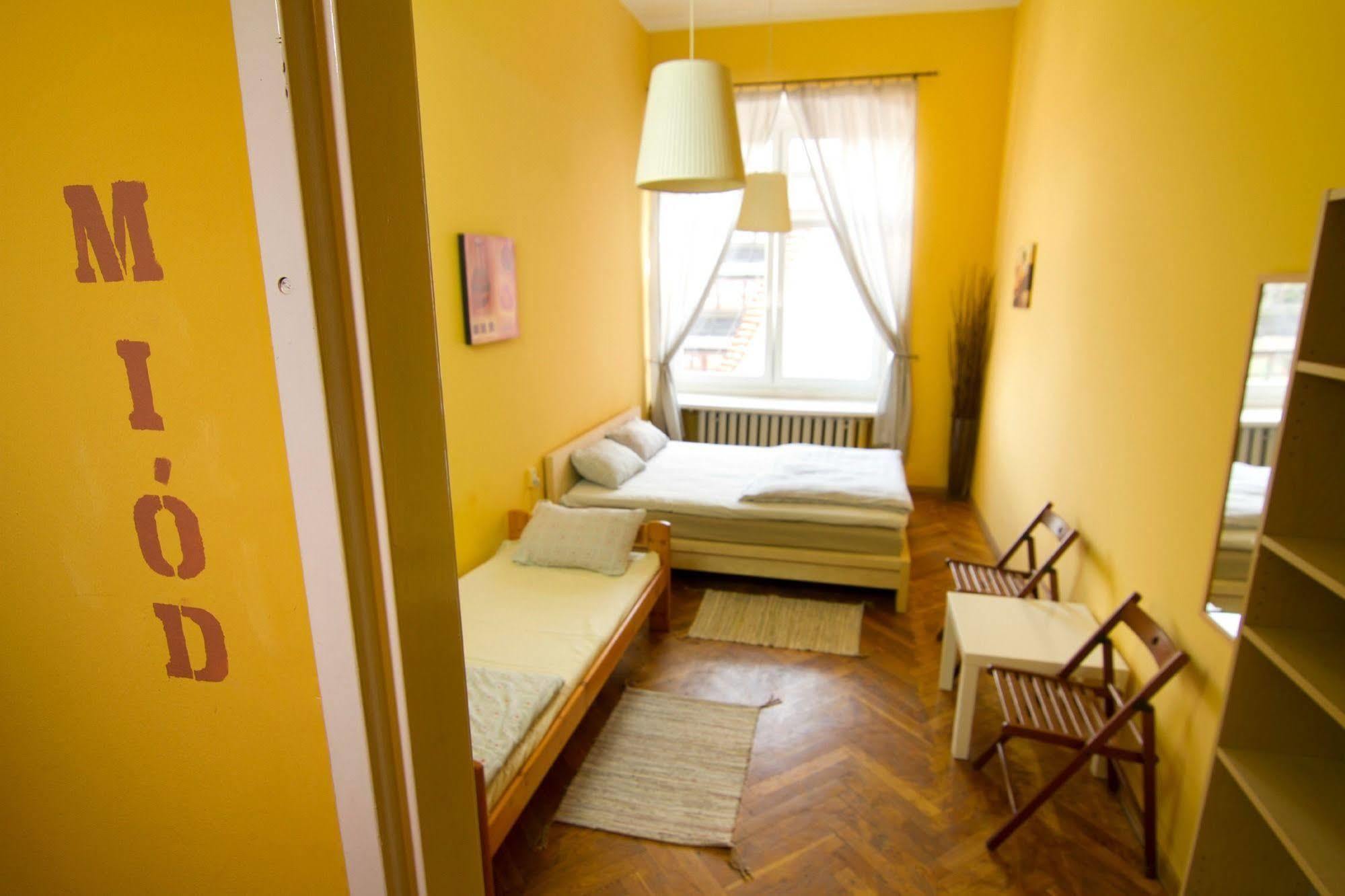 Cinnamon Hostel Вроцлав Екстериор снимка
